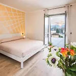 Apartment Casa Baratta - Il Gelso, Neive, Terrazza Sulle Langhe Neive